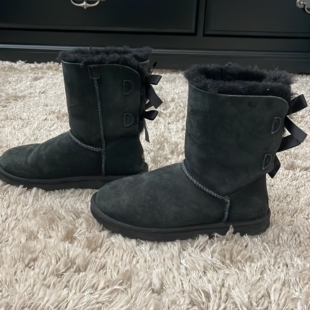 Barely Worn Bailey Bow Black Uggs - image 3